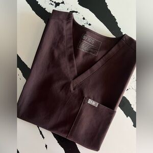 Limited Edition FIGS *Espresso* Catarina Top Shirt Sz L